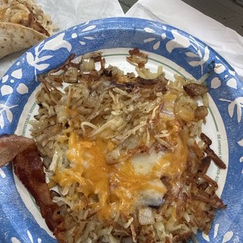 Dee's Donut Shop - Hashbrowns with side of bacon - Donuts Near Me - Elm Mott, Texas Dee's Donut Shop - Hashbrowns with side of bacon - Donuts Near Me - Elm Mott, Texas