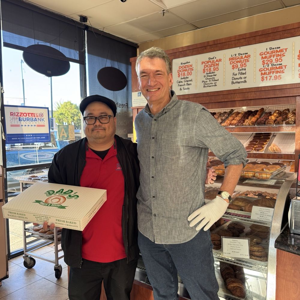 Dad's Donuts & Bakery - Dozen Dad's Popular Donuts and bumped into Eric from KTLA 5 news. - Donuts Near Me - Burbank, California