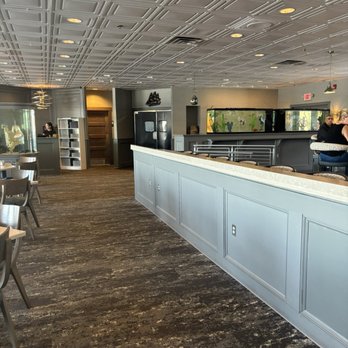 Bay Pointe Waterfront Restaurant - American Near Me - Quincy, Massachusetts