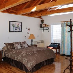 Dreamcatcher Cottage - Soft Calvin Klein bedding on comfortable queen-size bed