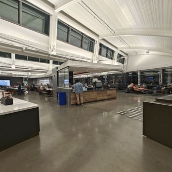 United Club - Airport Lounges Near Me - Newark, New Jersey United Club - Airport Lounges Near Me - Newark, New Jersey