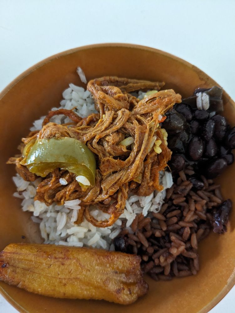 Vlady Cuban Food Logo