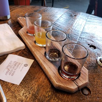 Lynnwood Brewing Concern - Flight - Breweries Near Me - Raleigh, North Carolina Lynnwood Brewing Concern - Flight - Breweries Near Me - Raleigh, North Carolina