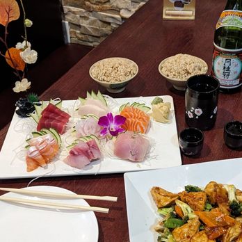 Mintea Sushi & Asian Bistro - Sashimi Deluxe, Mixed Vegetables with Tofu in Garlic Sauce - Japanese Near Me - Cedar Knolls, New Jersey