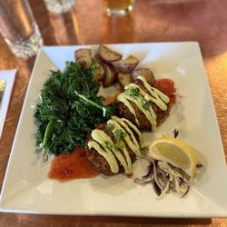 Adrift - I really enjoyed my food in this place! Everything was delicious, excellent service and good price