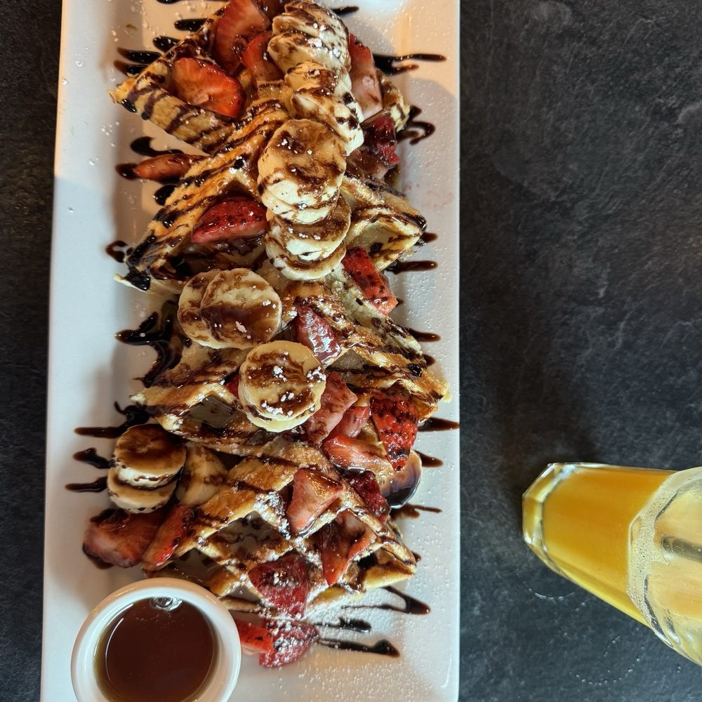 Eggspectation - Maisonneuve - Strawberry Banana Salted Caramel Waffles - Breakfast & Brunch Near Me - Montreal, Quebec Eggspectation - Maisonneuve - Strawberry Banana Salted Caramel Waffles - Breakfast & Brunch Near Me - Montreal, Quebec