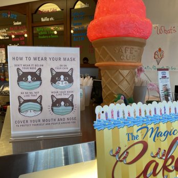 Frosty Point Ice Cream Parlor - Cute COVID-19 signage at the front of the store - Ice Cream & Frozen Yogurt Near Me - Lighthouse Point, Florida Frosty Point Ice Cream Parlor - Cute COVID-19 signage at the front of the store - Ice Cream & Frozen Yogurt Near Me - Lighthouse Point, Florida