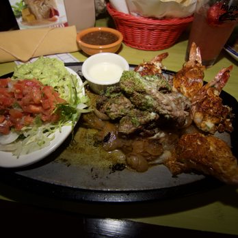 Pappasito's Cantina - Filet Mignon Fajitas and Crab Cream Cream Stuff Shrimp - Tex-Mex Near Me - Houston, Texas