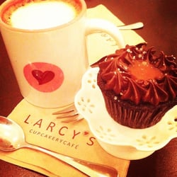 Larcy's Cupcakery Café - Perfect way to cap an evening