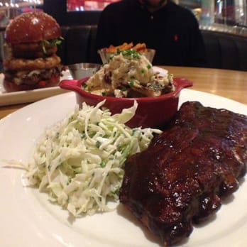 Earls Kitchen + Bar - New American Near Me - Miami, Florida