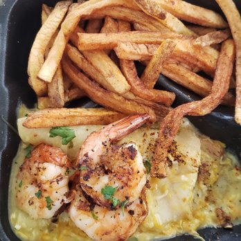 D Lo’s Kitchen - Seafood Near Me - Los Angeles, California