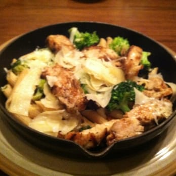 Harvest Kitchen and Bar - Tumbleweed pasta-whole wheat penne, broccoli, spinach, grape tomatoes, garlic, sweet peppers, and Parmesan with chicken - New American Near Me - Wichita, Kansas Harvest Kitchen and Bar - Tumbleweed pasta-whole wheat penne, broccoli, spinach, grape tomatoes, garlic, sweet peppers, and Parmesan with chicken - New American Near Me - Wichita, Kansas