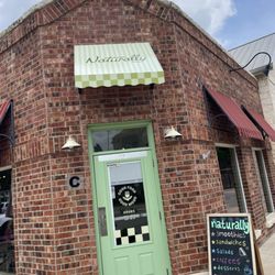 Naturally Cafe