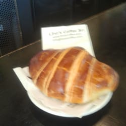 Lino's Coffee - Cornetto crema e amarena