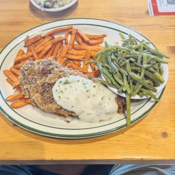 Cutten Kitchen - Chicken fried steak,fried sweet potatoes and string greens beans - Bars Near Me - Houston, Texas Cutten Kitchen - Chicken fried steak,fried sweet potatoes and string greens beans - Bars Near Me - Houston, Texas