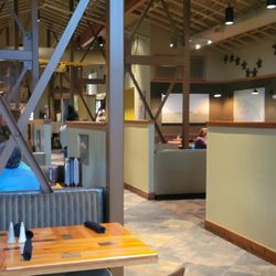 20320 Alaskan Grill - Inside