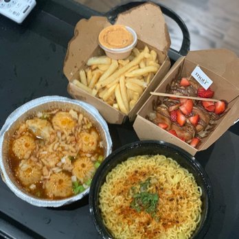 Mazala Pizza River North - Moti Fries, Moticakes, Sweet Chili Momos, Maggi Noodles - Coffee & Tea Near Me - Chicago, Illinois Mazala Pizza River North - Moti Fries, Moticakes, Sweet Chili Momos, Maggi Noodles - Coffee & Tea Near Me - Chicago, Illinois