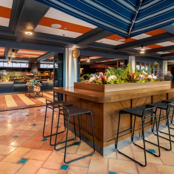 Loulu - Make yourself at home in our seating area. - Juice Bars & Smoothies Near Me - Kihei, Hawaii Loulu - Make yourself at home in our seating area. - Juice Bars & Smoothies Near Me - Kihei, Hawaii