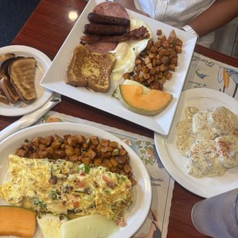 Proino Breakfast Club - Buff omelette, home fries, biscuits and gravy, French toast, fruit, ham, sausage, bacon - Breakfast & Brunch Near Me - Largo, Florida Proino Breakfast Club - Buff omelette, home fries, biscuits and gravy, French toast, fruit, ham, sausage, bacon - Breakfast & Brunch Near Me - Largo, Florida