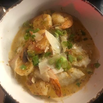 Taste Bar + Kitchen - Cocktail Bars Near Me - Houston, Texas