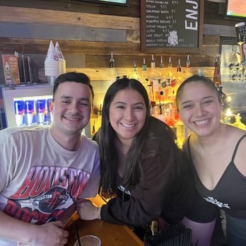 The Watering Hole - Great bartenders - Sports Bars Near Me - San Antonio, Texas