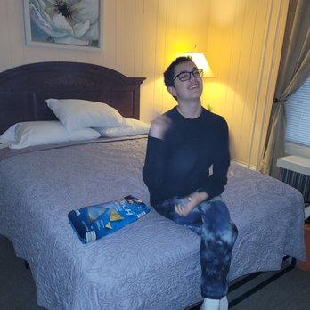 Simmons Motel - Bedroom one - Hotels Near Me - Hershey, Pennsylvania Simmons Motel - Bedroom one - Hotels Near Me - Hershey, Pennsylvania