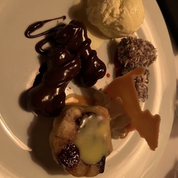 Yellow Dog Cafe - Dessert Sampler - Seafood Near Me - Malabar, Florida Yellow Dog Cafe - Dessert Sampler - Seafood Near Me - Malabar, Florida