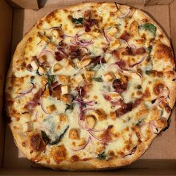 Chicken Alfredo Pizza