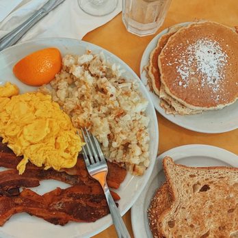Eggsperience - Breakfast plate - Breakfast & Brunch Near Me - Elmwood Park, Illinois