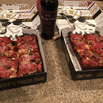 Izzy's Pizza Bus - Food Trucks Near Me - Omaha, Nebraska Izzy's Pizza Bus - Food Trucks Near Me - Omaha, Nebraska