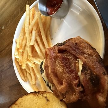 Twisted Fork - Bacon Cheese Burger with Fries - Cocktail Bars Near Me - El Paso, Texas