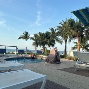 Courtyard by Marriott Faro Blanco Resort - Pool area - Hotels Near Me - Marathon, Florida