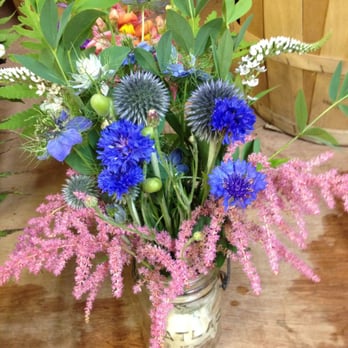 Tracie's Community Farm - a vase of flowers - CSA Near Me - Fitzwilliam, New Hampshire Tracie's Community Farm - a vase of flowers - CSA Near Me - Fitzwilliam, New Hampshire