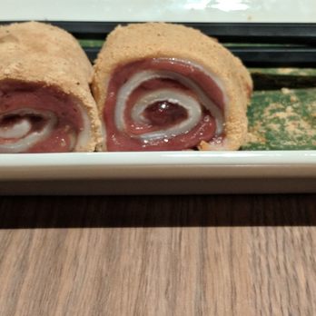 樂天皇朝 - The red bean rice rolls we're good. A little too chilled for my taste but I still ate them! - Shanghainese Near Me - Hong Kong, HK