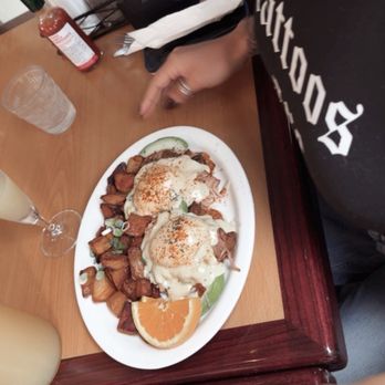Avenue Cafe - Cafes Near Me - Capitola, California Avenue Cafe - Cafes Near Me - Capitola, California