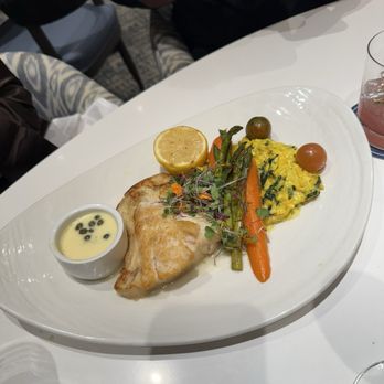 Latitudes - Jupiter Beach Resort - Seafood Near Me - Jupiter, Florida