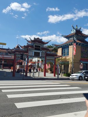 Chapman Plaza by null