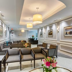 Derick Dermatology - Crystal Lake - Crystal Lake waiting area