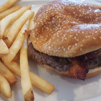 Benny's Place - Bacon Cheeseburger - Breakfast & Brunch Near Me - Oswego, Illinois