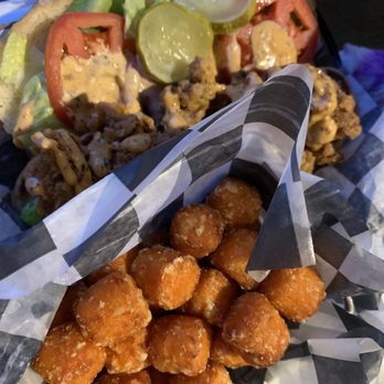 Ballyhoos - Fried oyster po boy with sweet potato tots - American Near Me - Virginia Beach, Virginia
