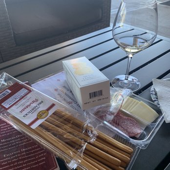Rubino Estates Winery - Snacks and sparking wine - Wineries Near Me - Pleasanton, California
