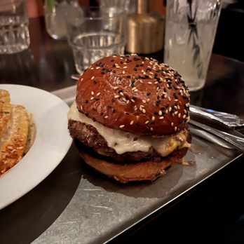 Gretel - Gretel Griddle Burger - Cocktail Bars Near Me - Chicago, Illinois