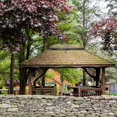 Brooks' House of Bar-B-Q by null