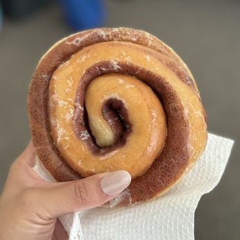 Happy Donuts - Cinnamon roll - Donuts Near Me - San Jose, California