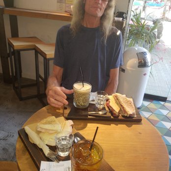Hidden Cafe - Ham and cheese Turkey and cheese. With matocha latte tea. Exalant Tea - Coffee & Tea Near Me - Barcelona, B