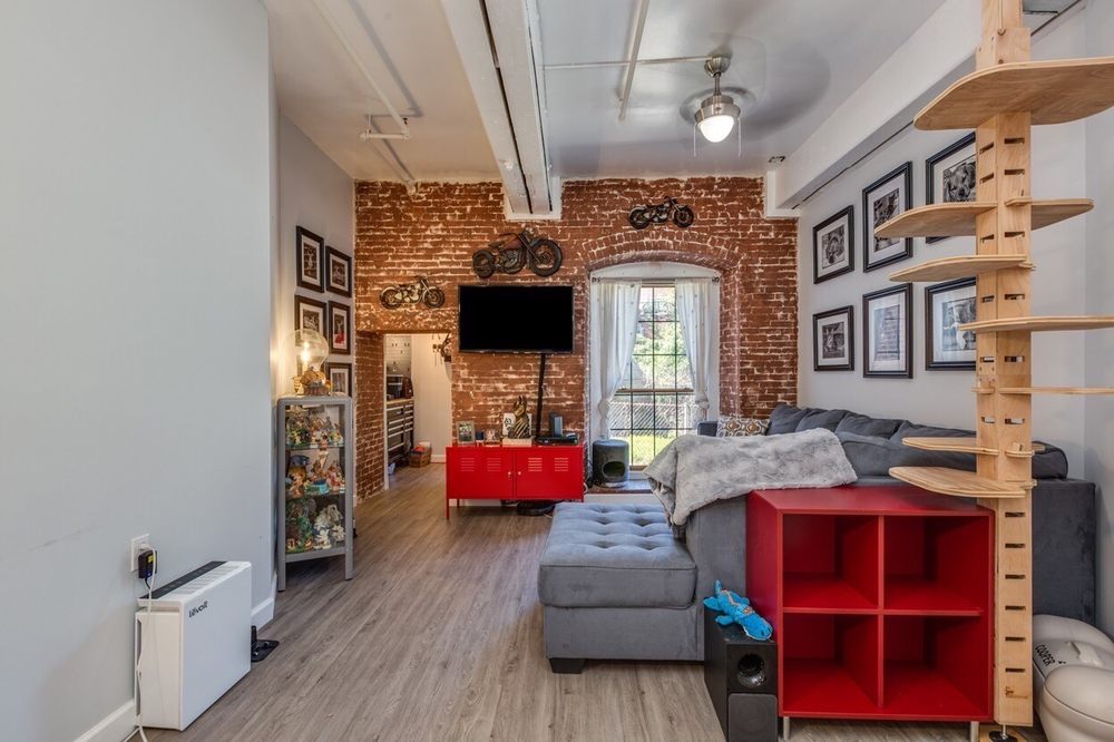 BERKSHIRE HATHAWAY HOMESERVICES VERANI REALTY Updated August 2024