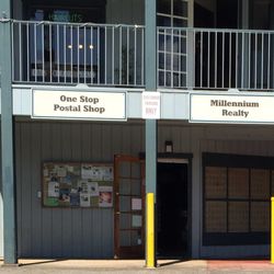 Postal Shop Makawao - Storefront with off street parking in front.