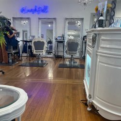 Lavish Salon - Main salon area