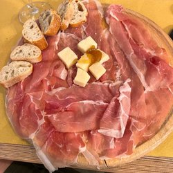 FICO Eataly World - San Daniele e formaggio con riduzione di fichi