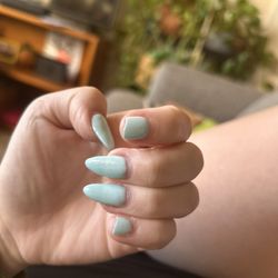 Famous Nails Spa